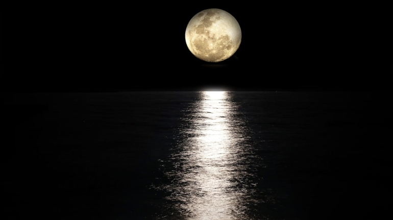 moon-2762111